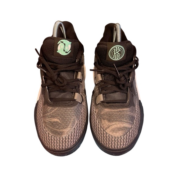 Nike Kyrie 8 GO (gs) “Orca” black-white-light menta. Size 5Y. - Picture 4 of 11